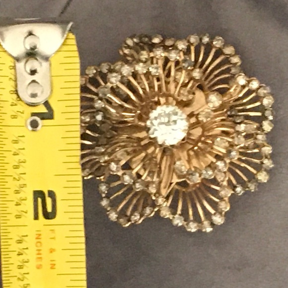 Vintage Kramer RHINESTONE Brooch - Picture 5 of 5